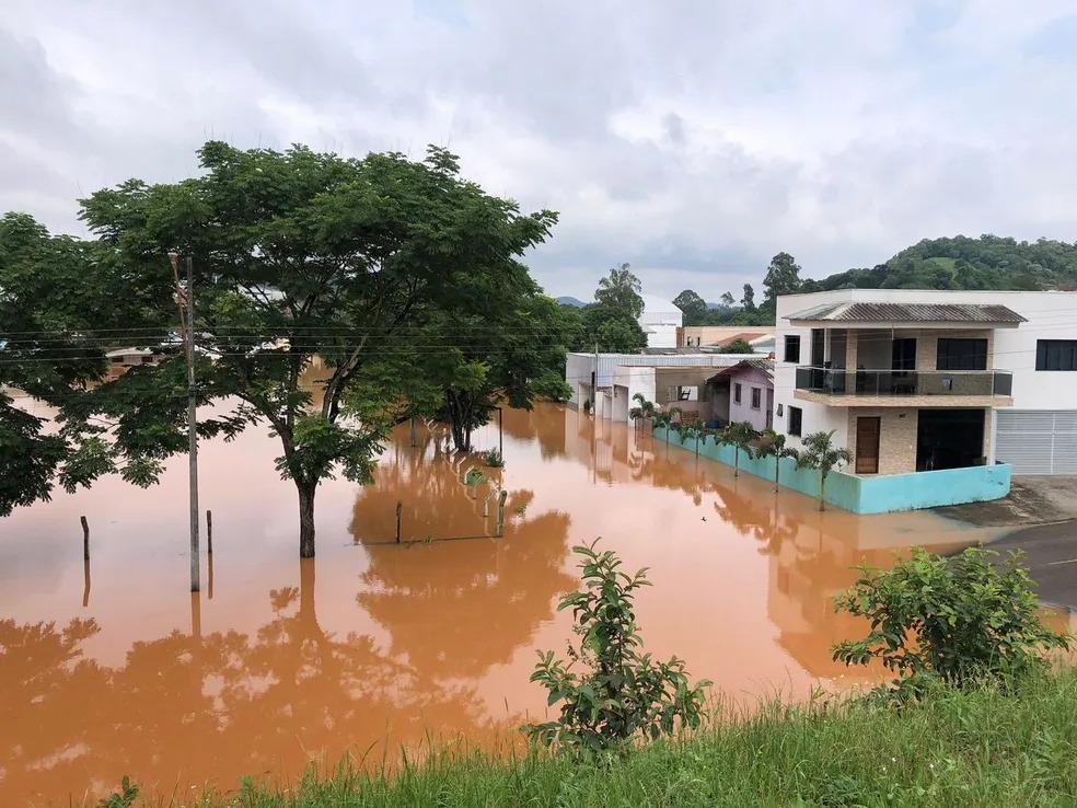 Em quatro dias, 65 mil pessoas foram atingidas por temporais no Paraná, diz Defesa Civil