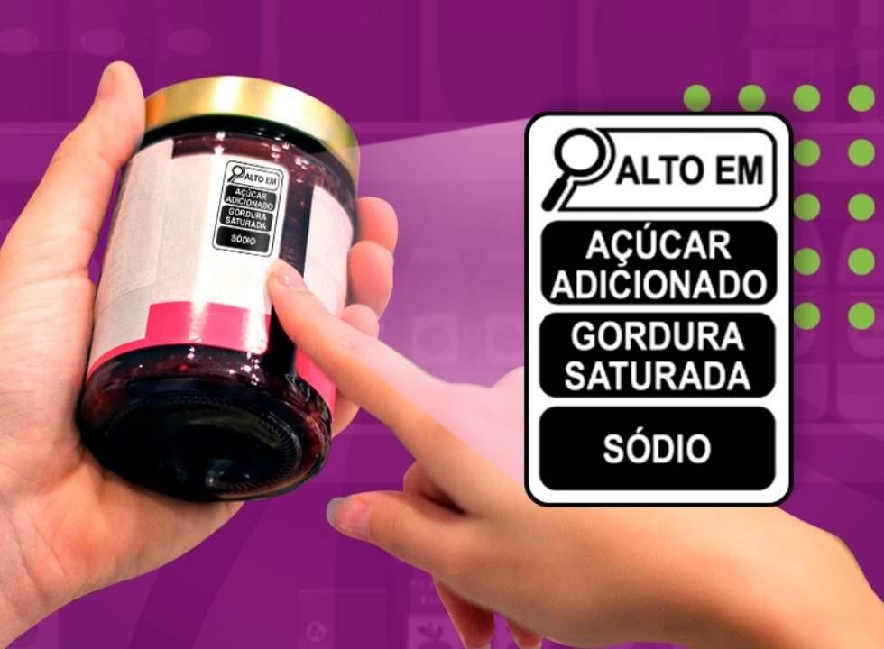 Produtos agora precisam indicar nas embalagens se têm alto teor de sal, gordura saturada e açúcar.