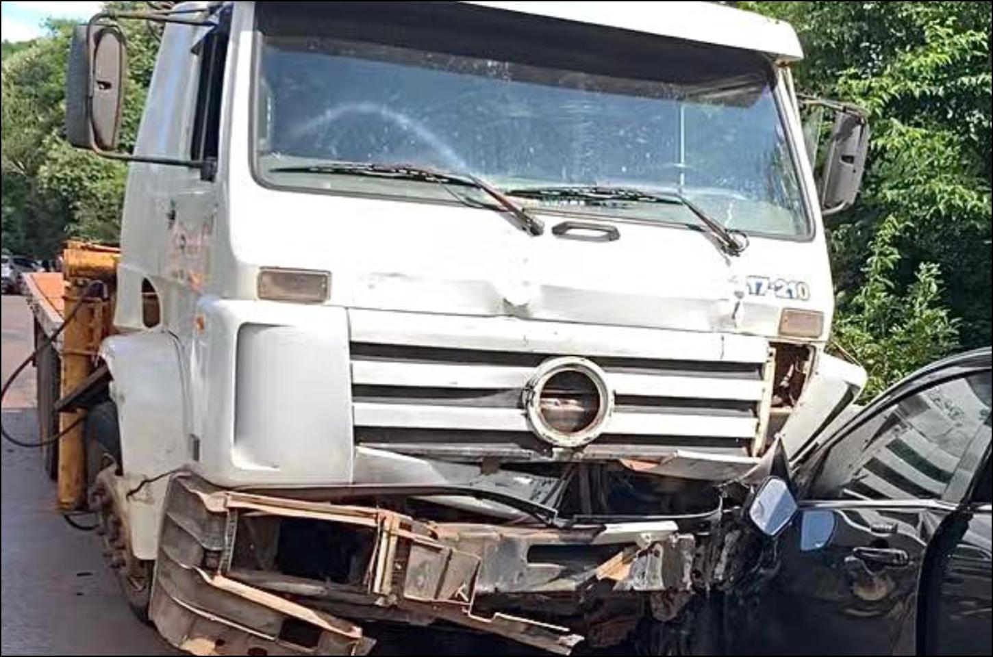 Tragédia na PR-317: Caminhão Envolvido em Acidente Fatal Será Periciado para Apurar Possível Negligência