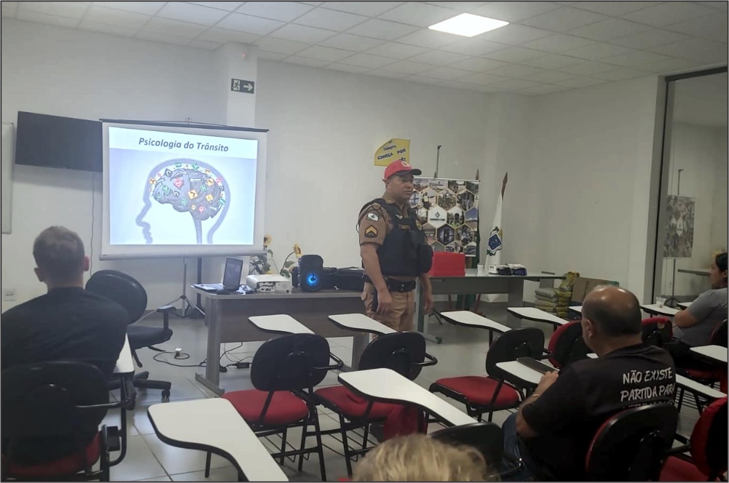 Minicurso mensal do COTRANS, mudando atitudes e preservando vidas