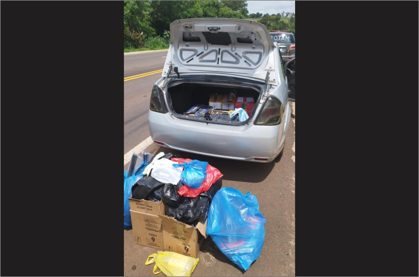 Polícia intercepta veículo com produtos ilícitos na PR-323 em Perobal