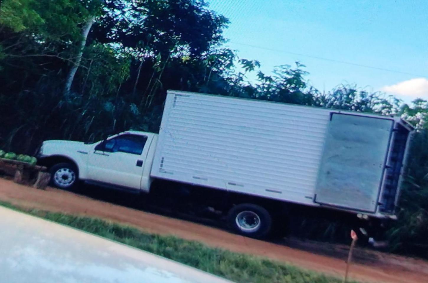 Caminhão é Furtado em Frente a Residência no Centro de Perobal.