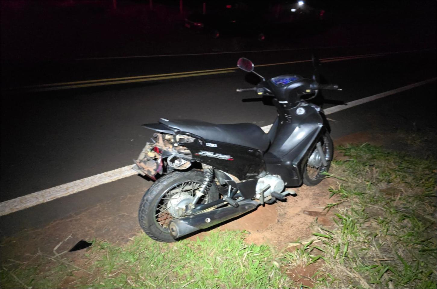 Motociclista Ferido em Acidente na PR490 em Altônia: Golf Evade-se Após Colisão Traseira.