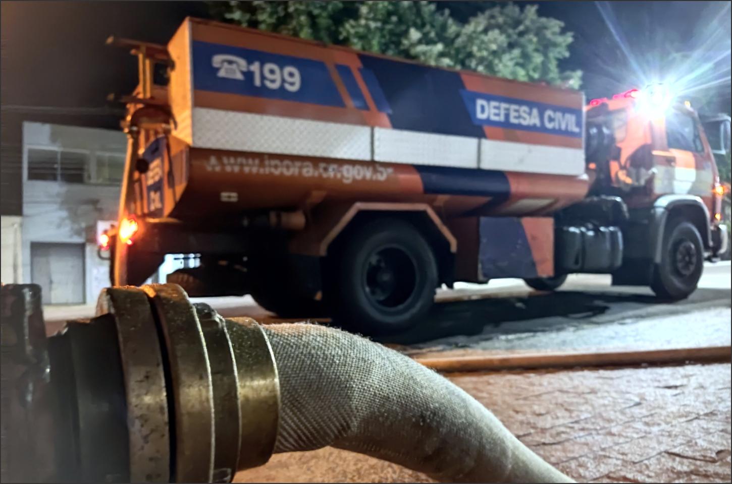 Agentes da Defesa Civil de Iporã atuam rapidamente e apagam dois incêndios na mesma noite