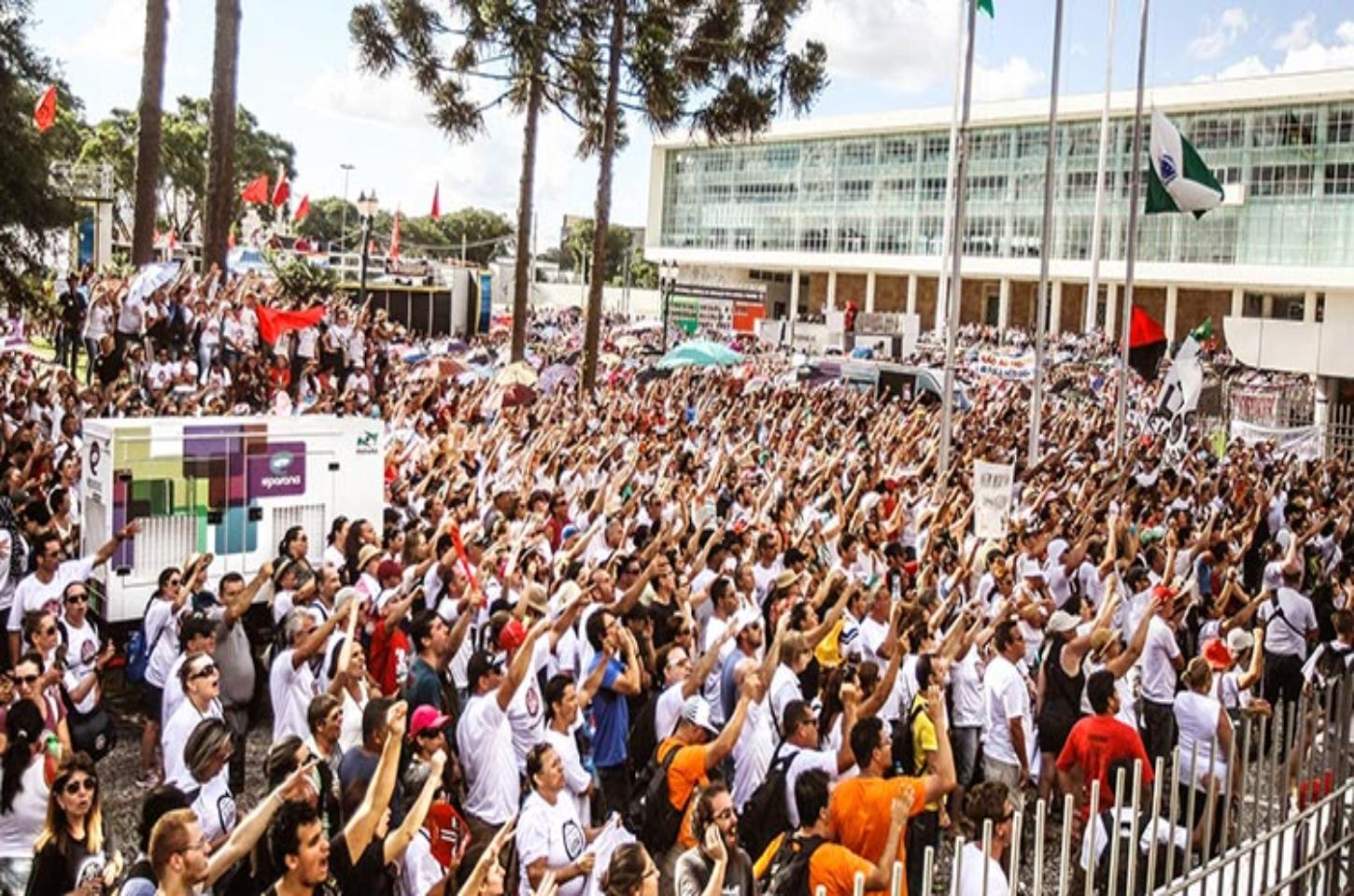 Educadores(as) da rede pública iniciam greve nesta segunda-feira por tempo indeterminado