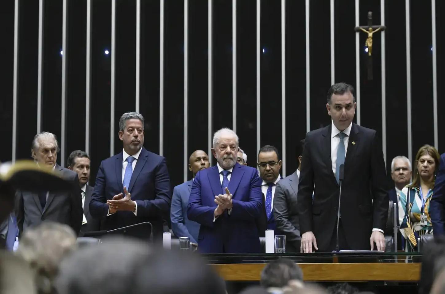 Governo Lula Prepara Pacote de R$ 50 Bilhões para Parlamentares.