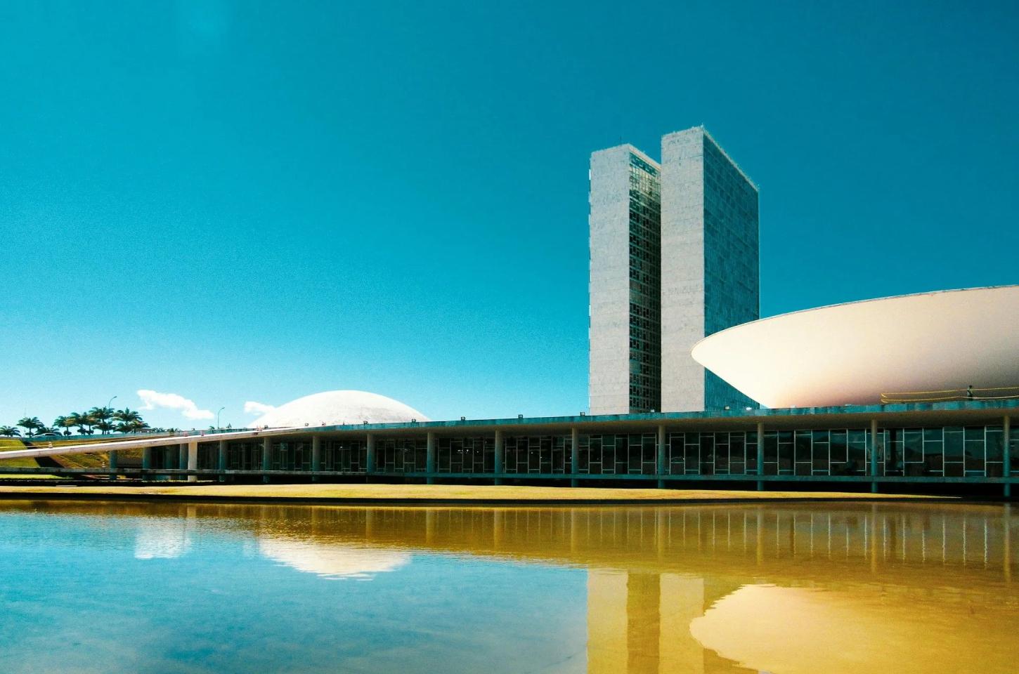 Lula se reúne com ministros para discutir arrecadação e gastos