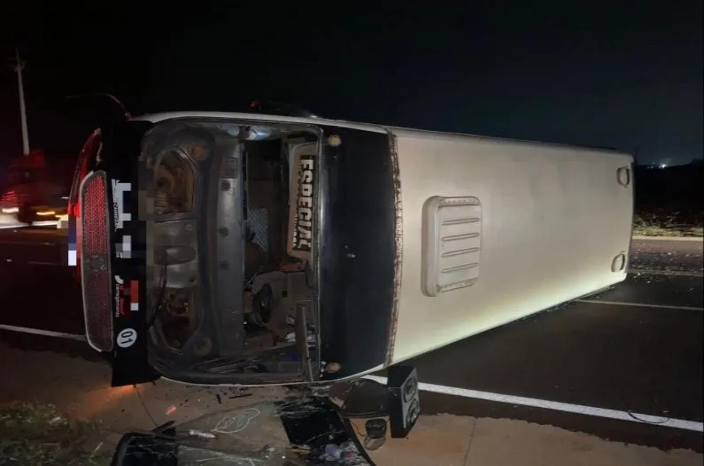 Grave acidente em Marechal Rondon deixa oito feridos após colisão entre Carro e Micro-Ônibus