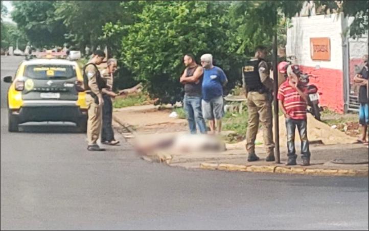 Polícia Militar de Altônia em patrulhamento encontra homem caído em via pública e presta apoio ao SAMU no atendimento