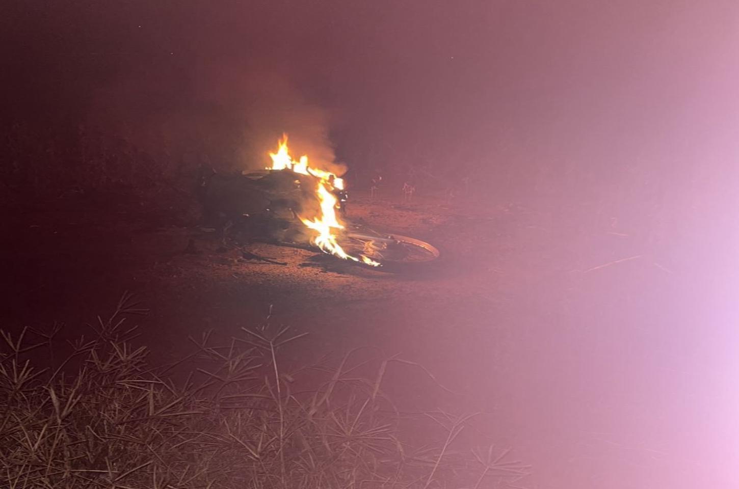Roubo, disparos e veículo incendiado movimentam a noite em Francisco Alves