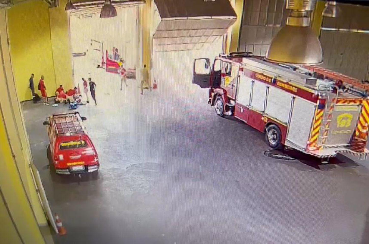 Em Foz do Iguaçu, bombeiros se revezam para ajudar bebê que tinha se afogado em piscina
