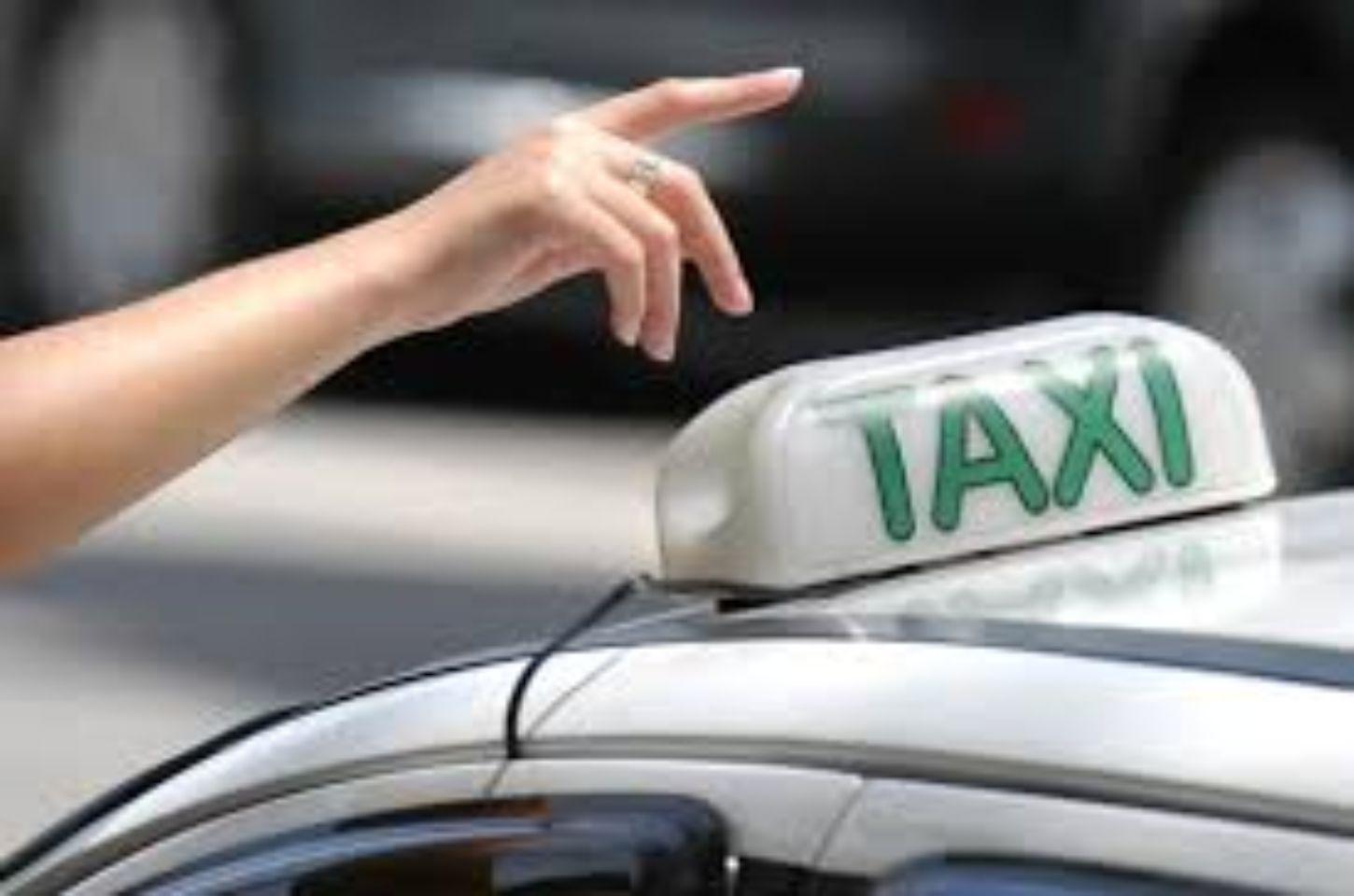 Taxista é assaltado e tem veículo roubado na PR-323, em Perobal