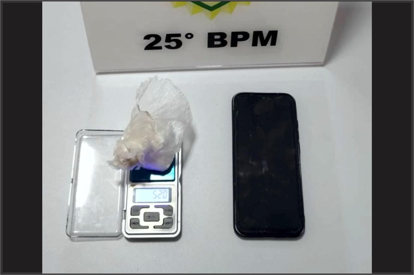 Dupla é presa com cocaína em abordagem da Polícia Militar na zona rural de Iporã