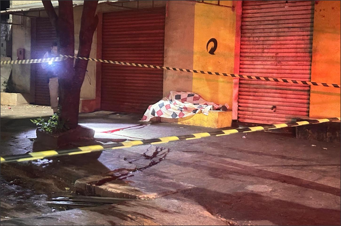 Homem é encontrado sem vida em frente a um bar no centro de Iporã