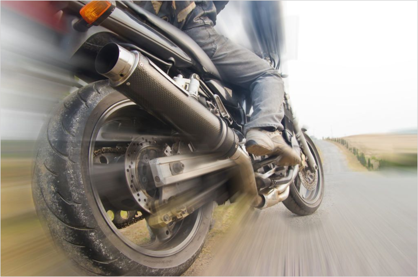 Motocicleta com escapamento barulhento é apreendida na cidade de Pérola
