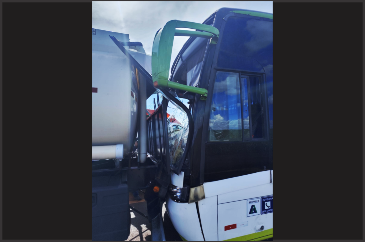 Colisão traseira na PR-182 deixa passageiros feridos e mobiliza equipes de resgate em Palotina