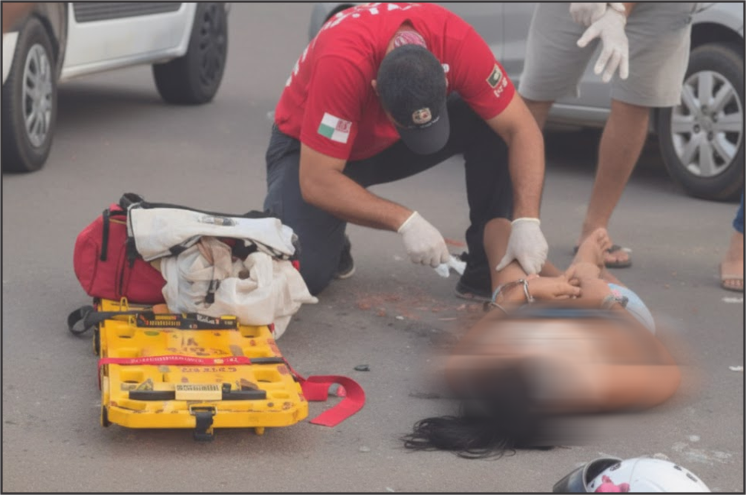 Colisão entre carro e motoneta deixa jovem ferida no Centro de Iporã