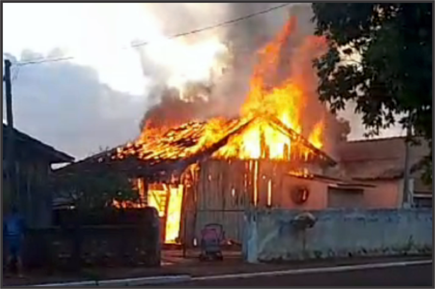 Incêndio destrói residência no distrito de Paulistânia em Alto Piquiri