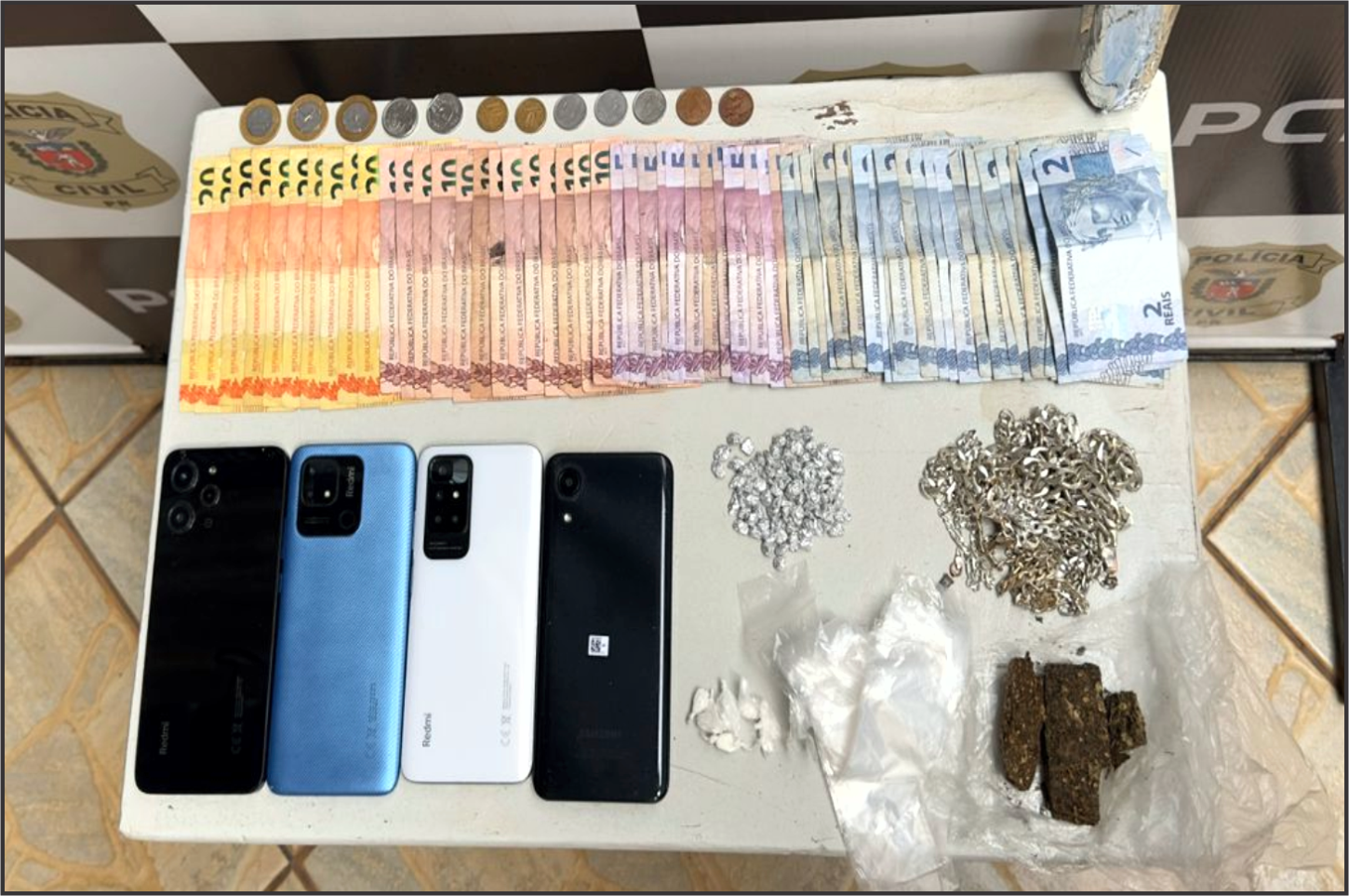 PCPR e PMPR apreendem drogas, aves silvestres e prendem casal durante operação em Pérola