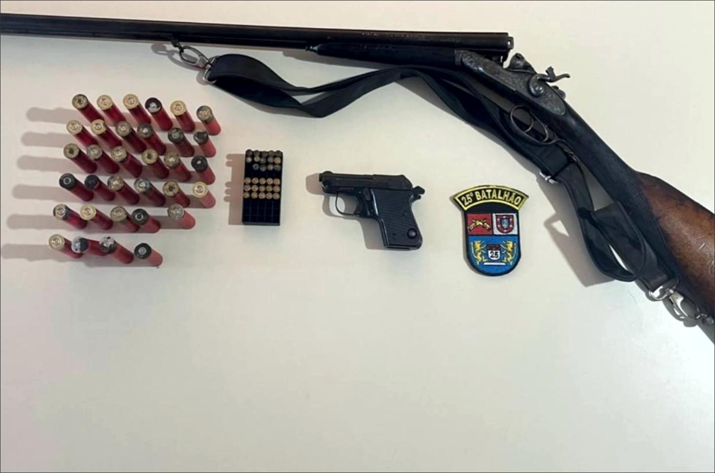 Violência doméstica termina com apreensão de armas e prisão na zona rural de Alto Paraíso