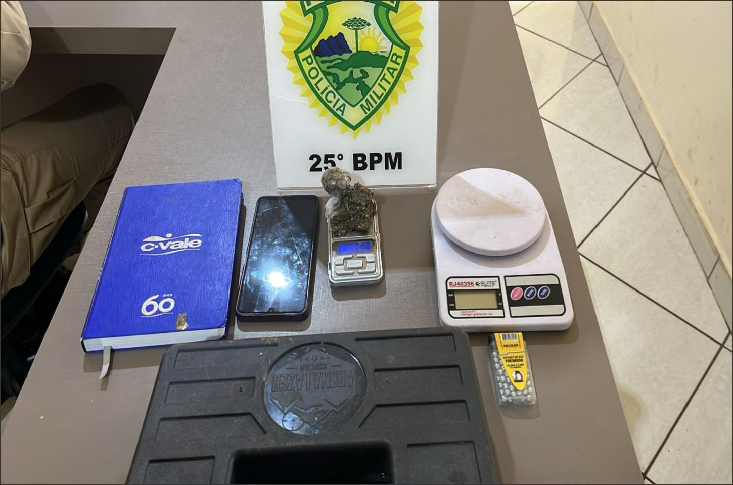 Homem é preso durante cumprimento de mandado por suspeita de tráfico de drogas em Pérola