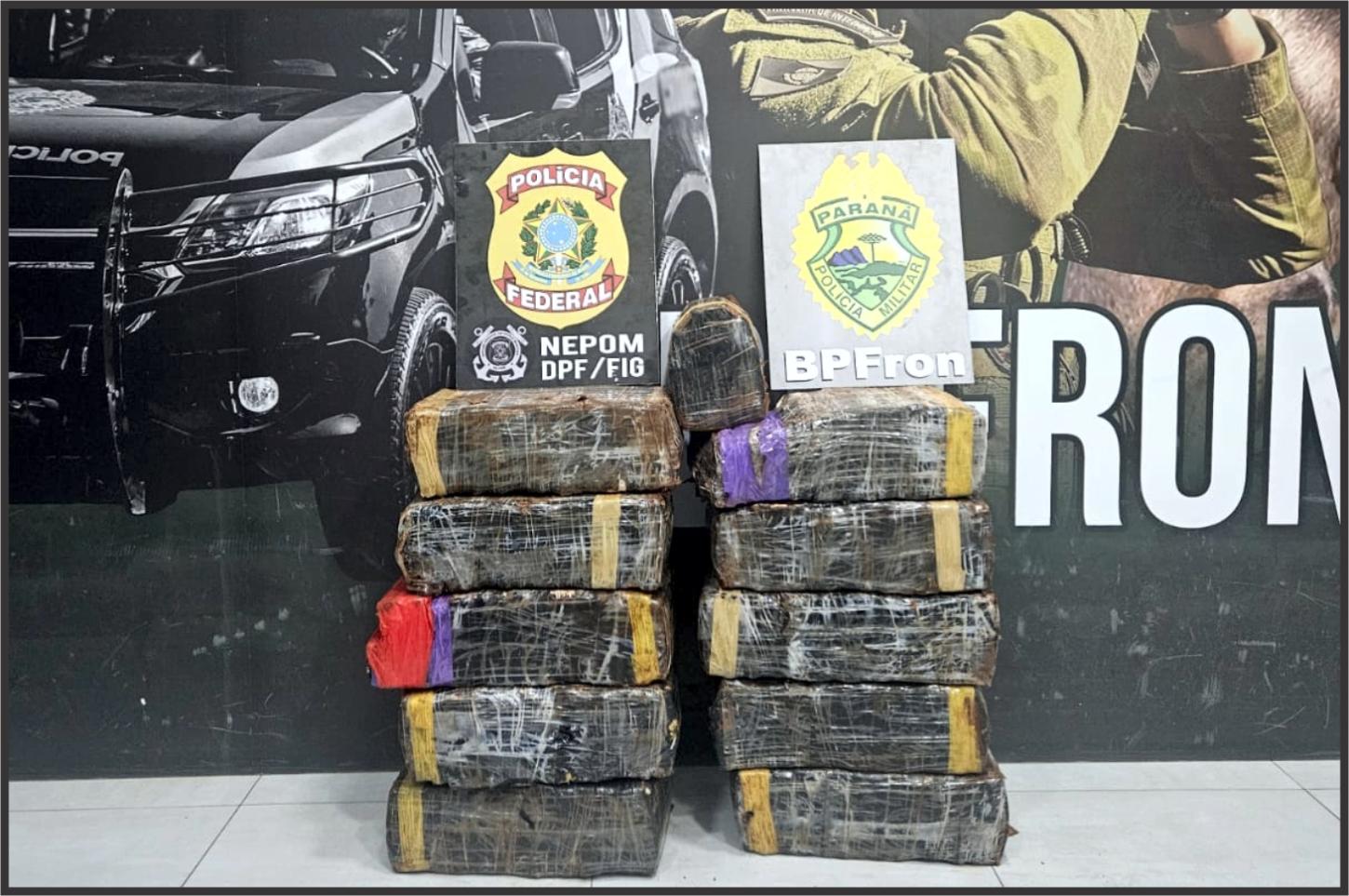BPFRON e Polícia Federal apreendem mais de 200 kg de maconha e prendem dois suspeitos na PR-323, em Perobal