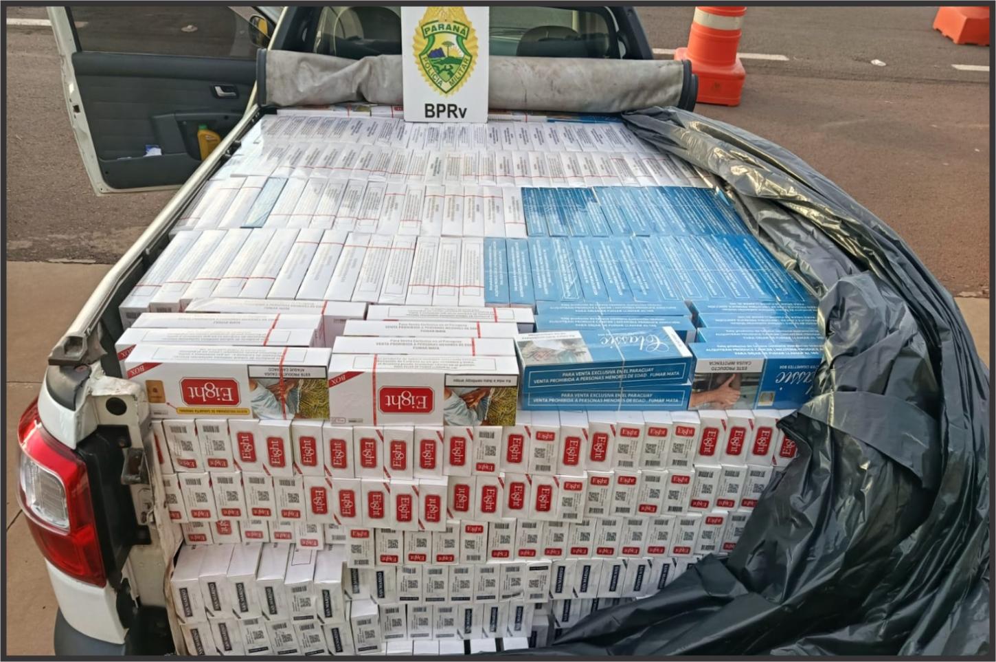 Homem é preso ao ser flagrado transportando cigarros contrabandeados na PR-323, em Perobal