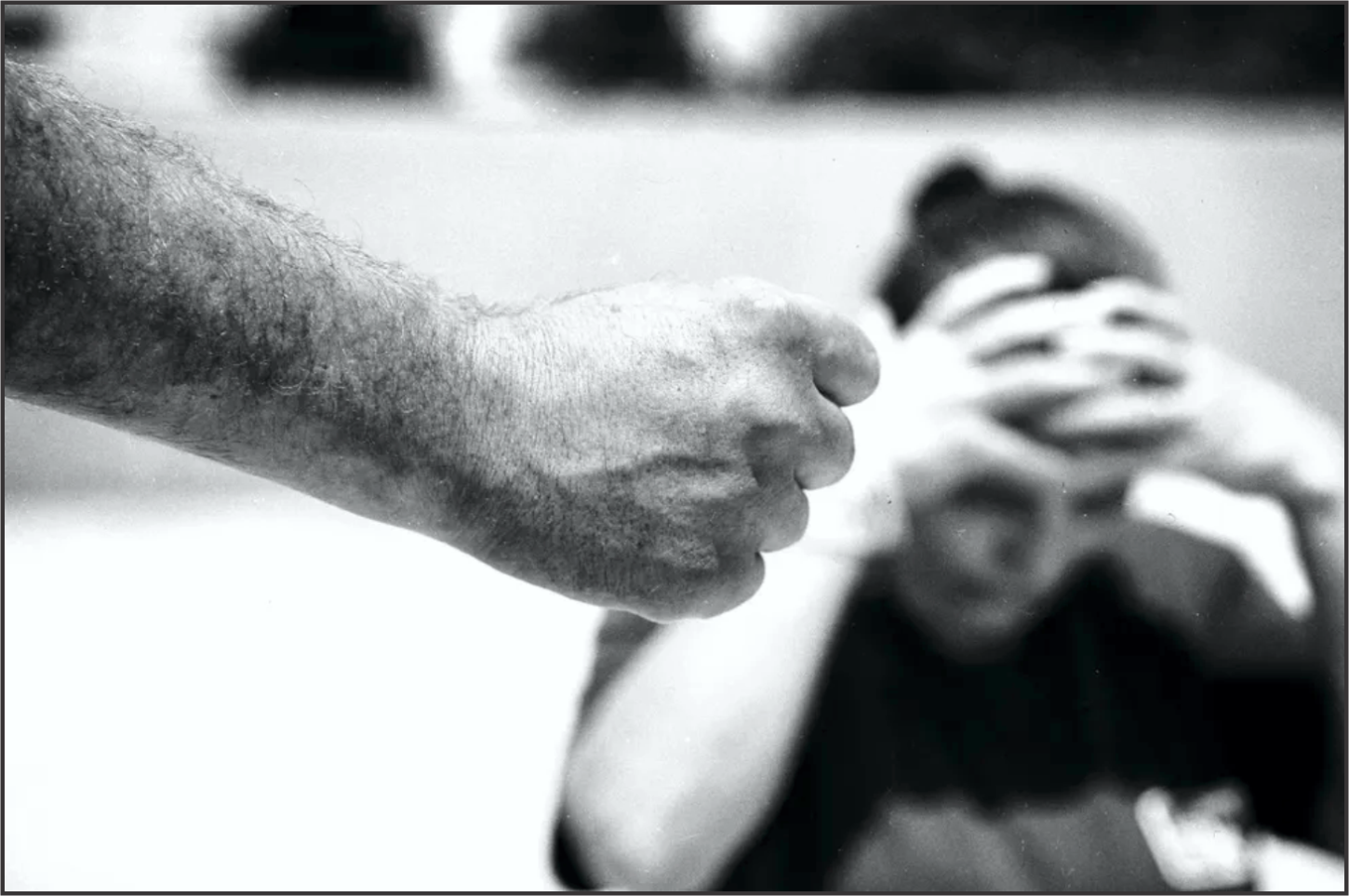 Homem é preso após agredir companheira dentro de veículo em Perobal