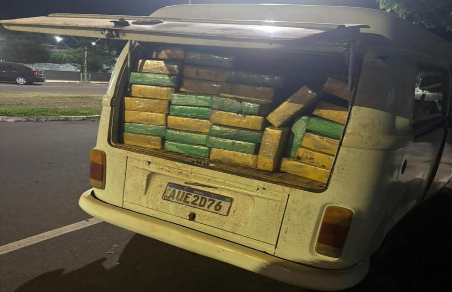 Polícia Civil apreende 560 quilos de maconha e veículo adulterado em Altônia