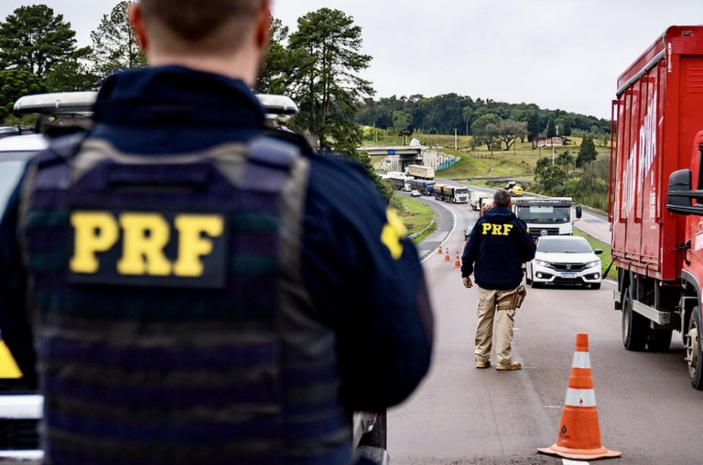 PRF inicia a Operação Dia do Trabalho 2026 nas rodovias federais do Paraná