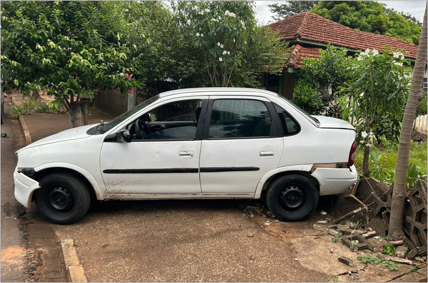 Motorista é preso por embriaguez ao volante após colisão frontal no Centro de Alto Piquiri