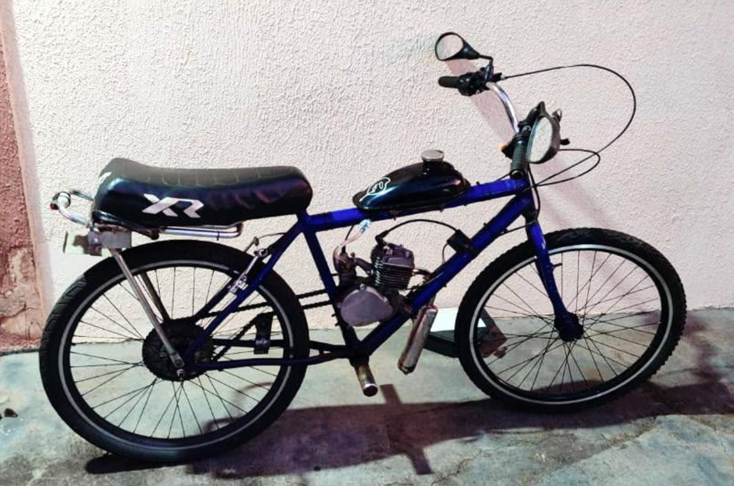 Após denúncias, PM apreende bicicleta motorizada conduzida por adolescente