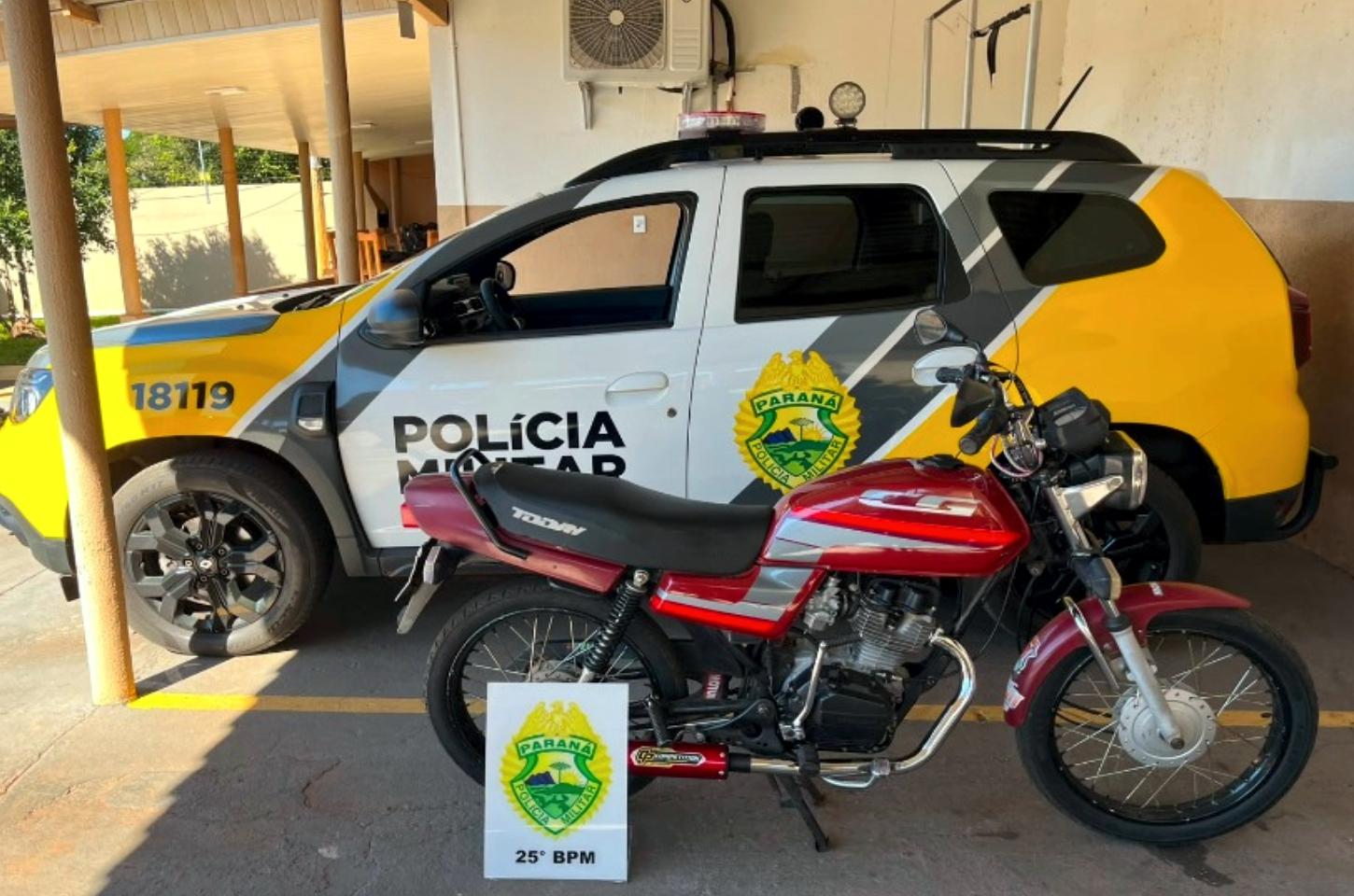 Adolescente de 17 anos é flagrado pilotando moto com escapamento irregular e veículo é apreendido