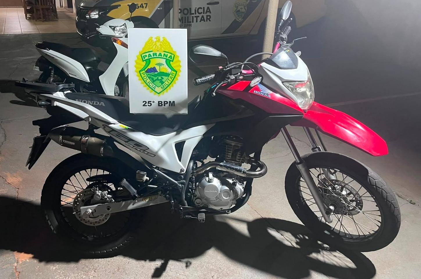Adolescente de 17 anos é flagrado pilotando moto irregular e veículo é apreendido em Iporã