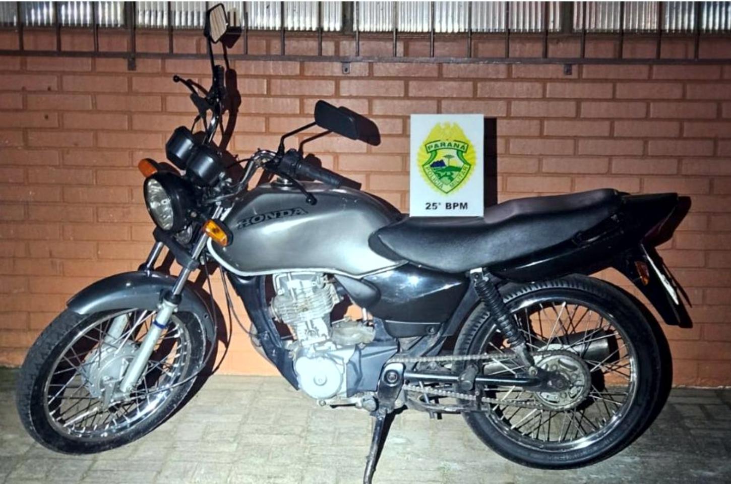 Homem é preso com motocicleta suspeita de adulteração durante abordagem policial