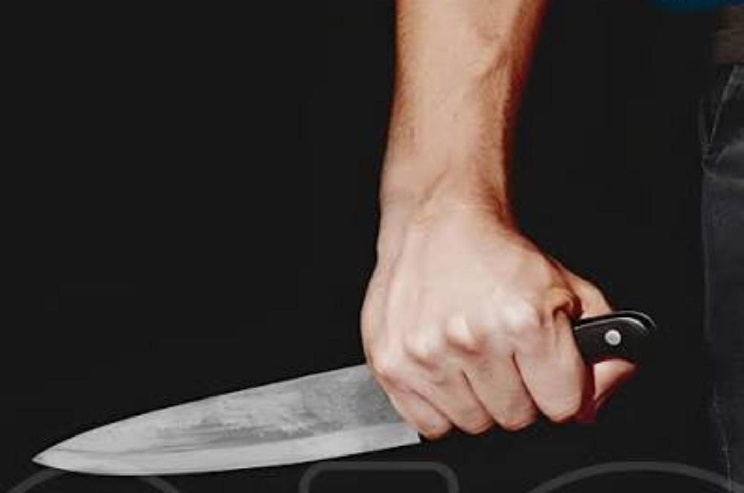 Mulher é ferida com faca durante caso de violência doméstica; agressor foge antes da chegada da Polícia Militar
