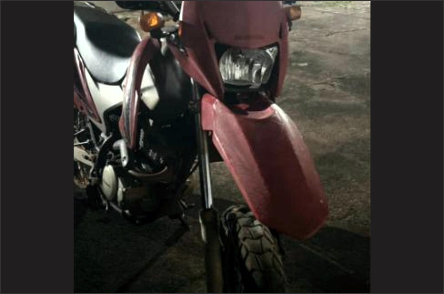 Pedestre morre após ser atropelado por motocicleta em estrada rural