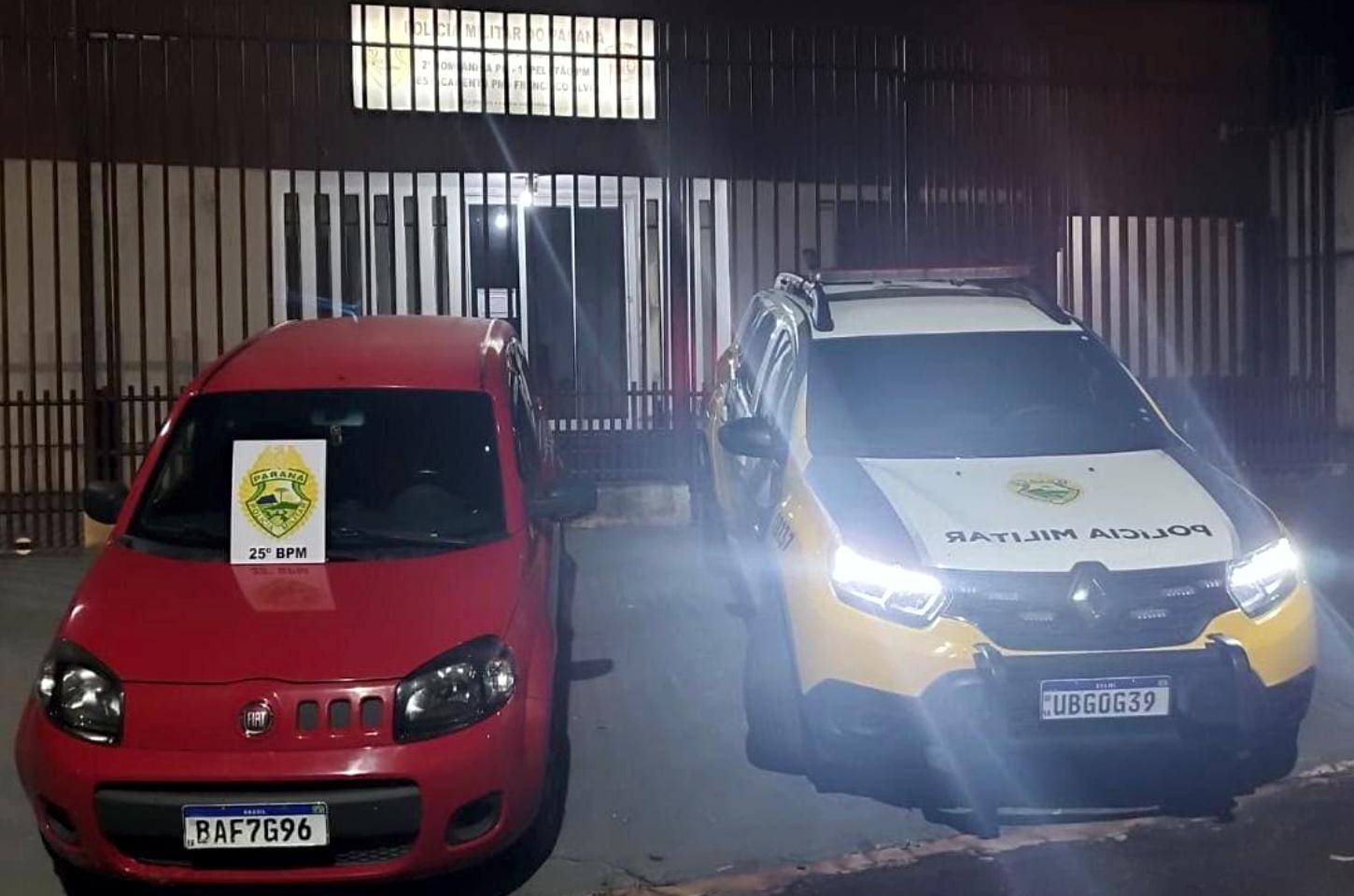 Polícia Militar recupera carro com alerta de furto abandonado às margens da PR-182
