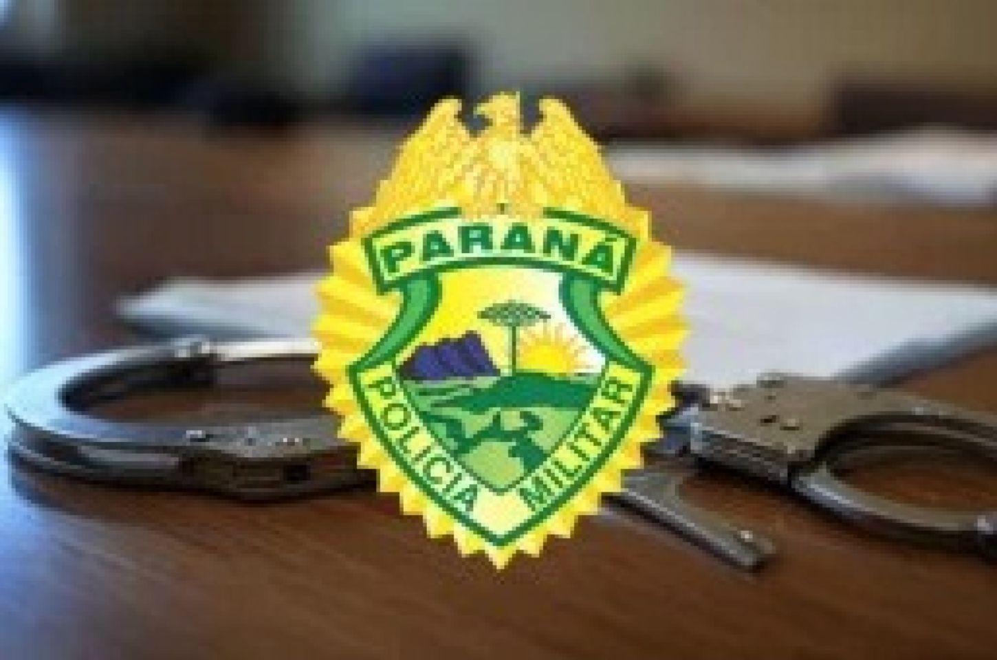 Homem é preso após ameaçar familiares e quebrar portão durante discussão