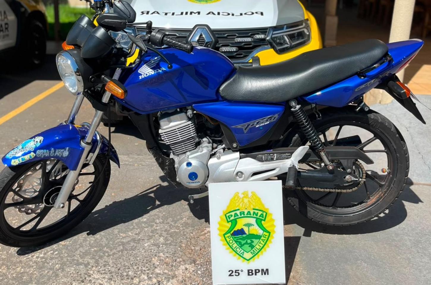 Motocicleta com escapamento irregular é abordada pela PM e recolhida em Iporã