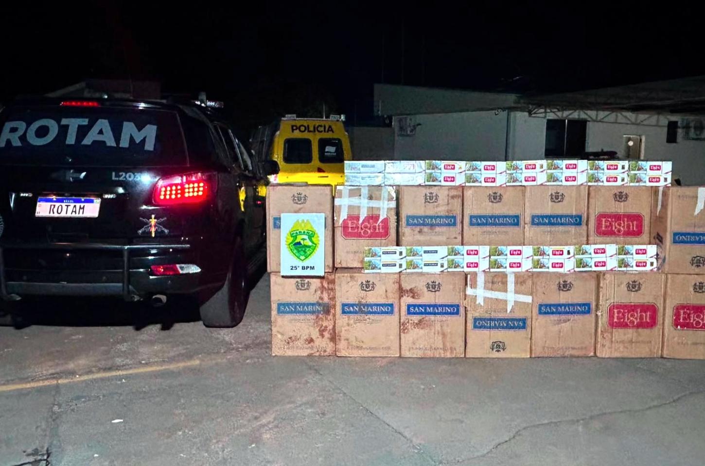 Polícia Militar apreende quase 12 mil maços de cigarros contrabandeados e revólver durante operação