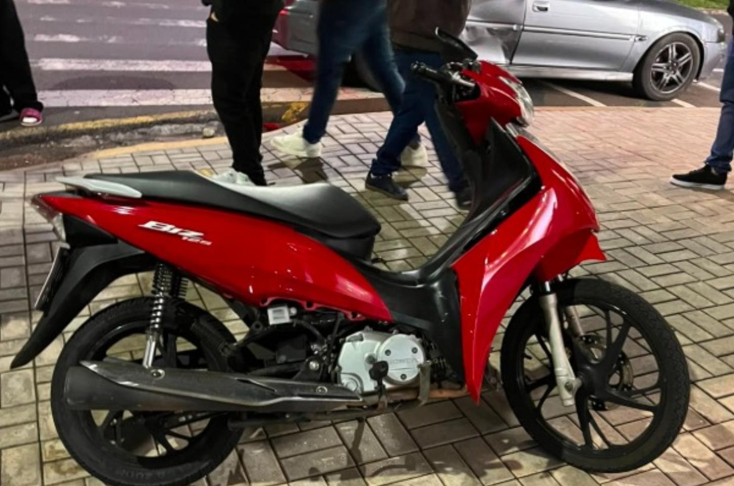 Adolescente de 15 anos é apreendido após fugir da PM e realizar manobras perigosas