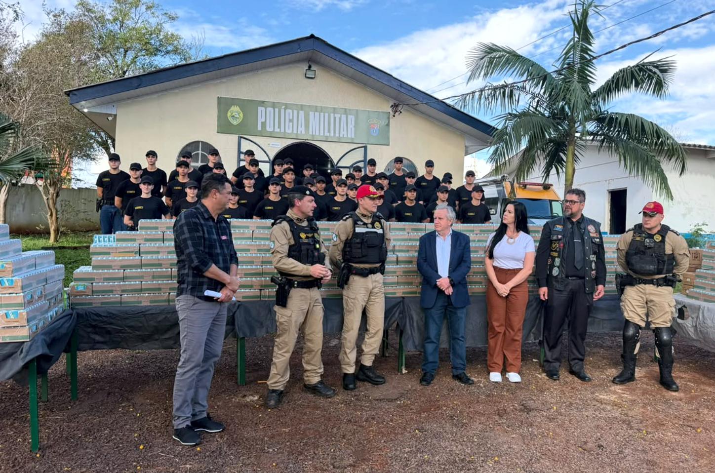 Campanha solidária arrecada mais de 10 mil caixas de água de coco para hospital do câncer