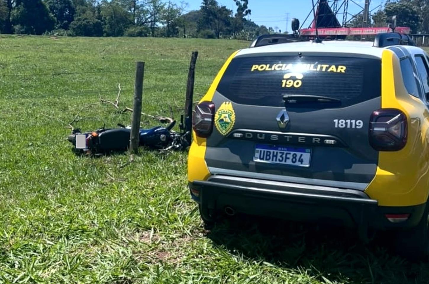 Motociclista foge da polícia, realiza manobras perigosas e acaba preso em Cafezal do Sul