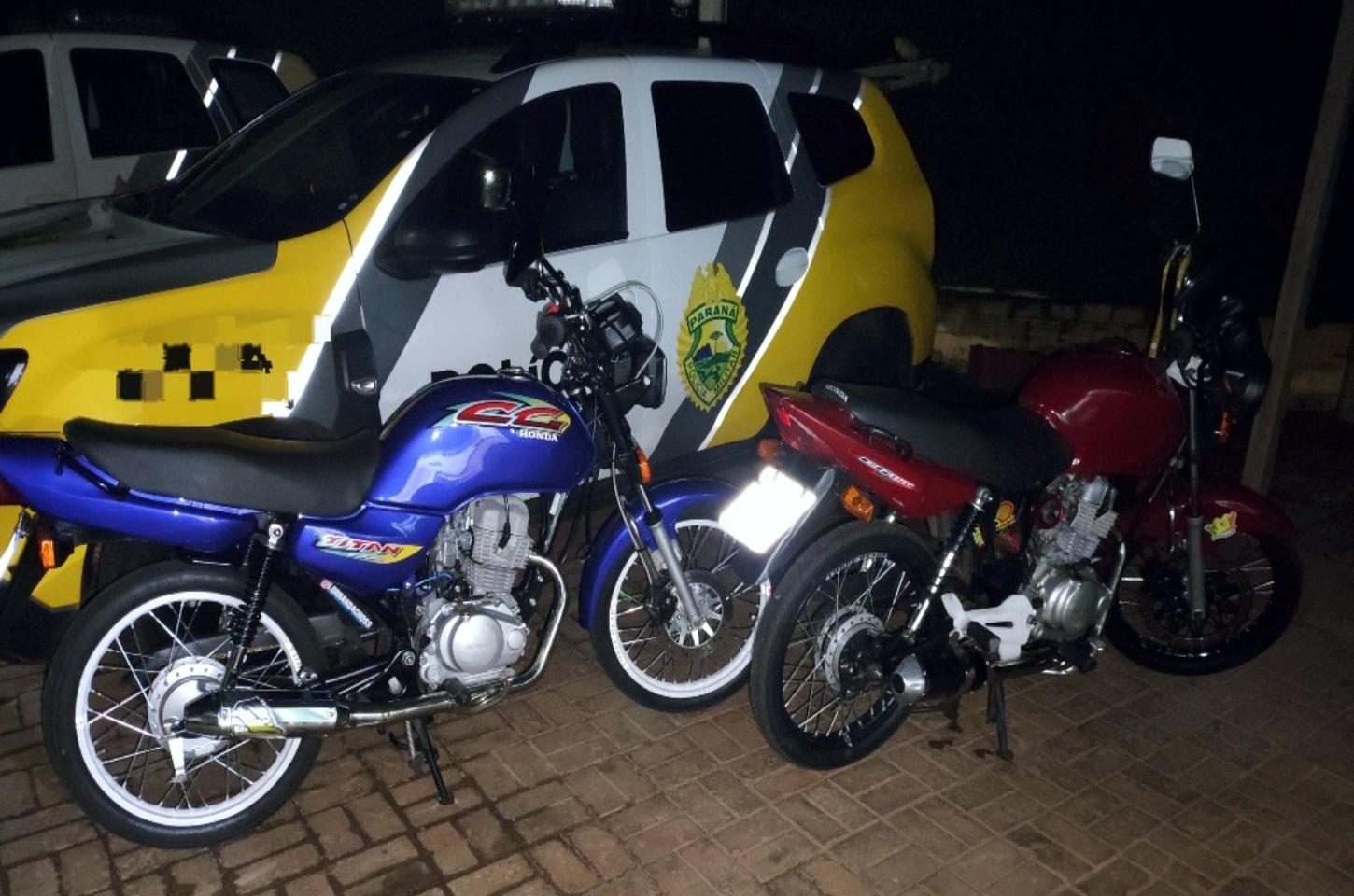 Motociclistas são abordados após manobras perigosas e têm veículos apreendidos