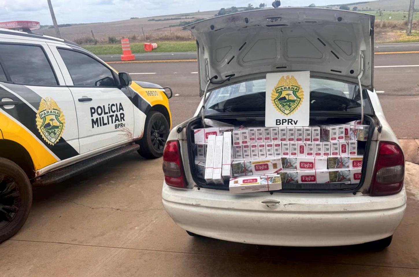 Motorista foge da ROTAM e abandona carro carregado com cigarros contrabandeados em Perobal