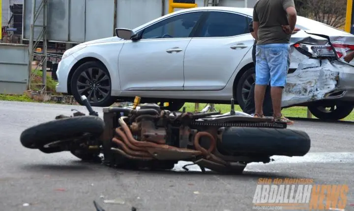 Acidente entre carro e moto deixa motociclista ferido em Iporã