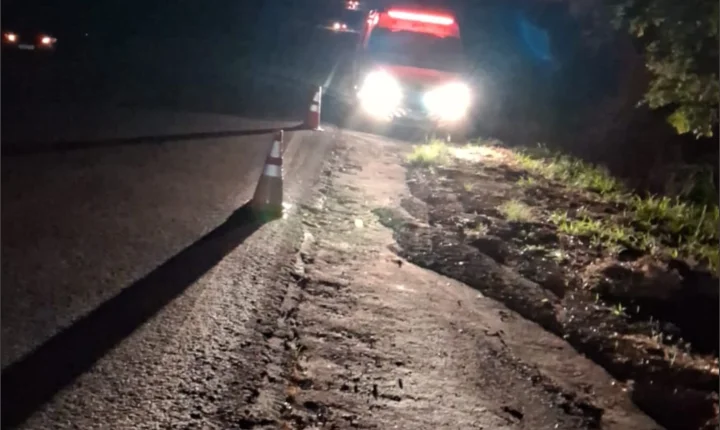 Acidente entre Iporã e Francisco Alves termina com capotamento e deixa mulher ferida na noite deste sábado