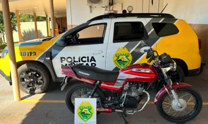 Adolescente de 17 anos é flagrado pilotando moto com escapamento irregular e veículo é apreendido