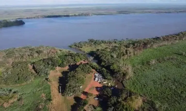 Barco é encontrado à deriva no Rio Paraná e ocupante se salva após atravessar banhado em São Jorge do Patrocínio